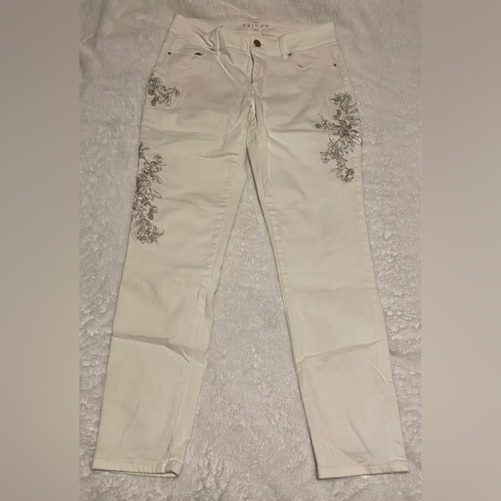White House Black Market White Jeans with Silver Floral Embroidery